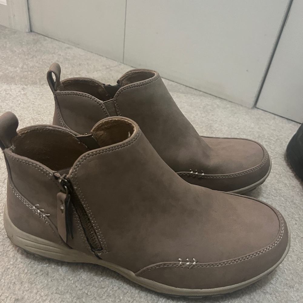 Women’s tan slip on boots
